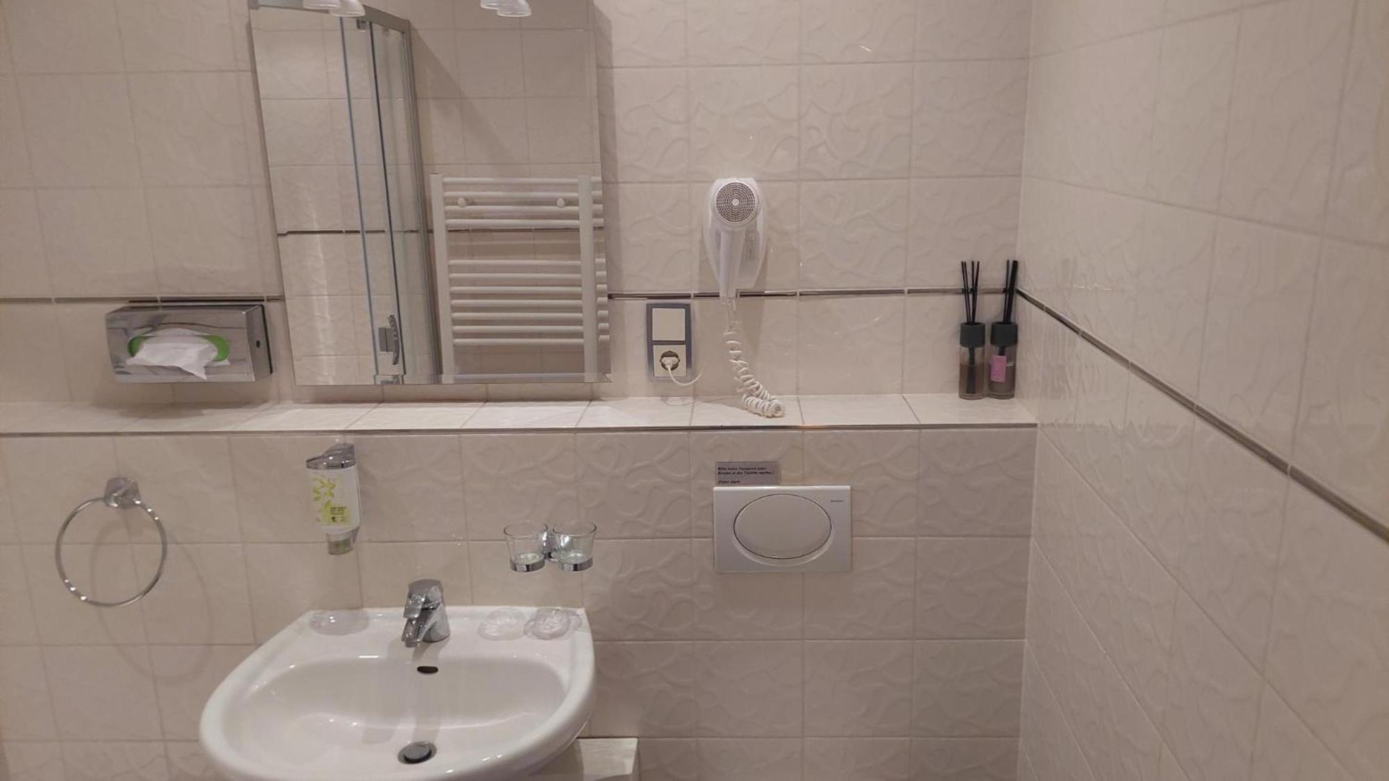 Die Villa, Zimmer 26, Dz 레버쿠젠 외부 사진
